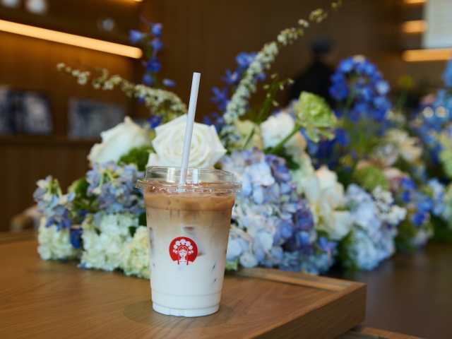 CHAGEE Modern Teahouse by Chagee