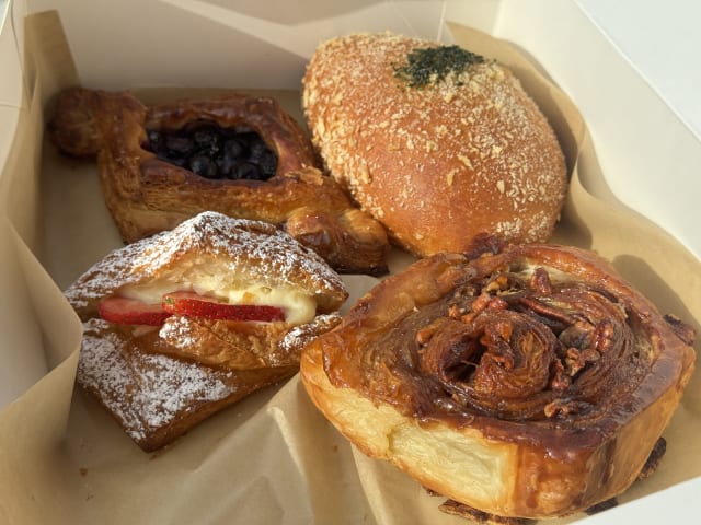 Cream Pan by Nikko Duren