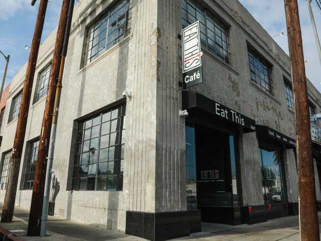 Eat This Café - Hollywood Brunch Spot: Breakfast, Lunch, Bottomless Mimosas by Eugene Lee