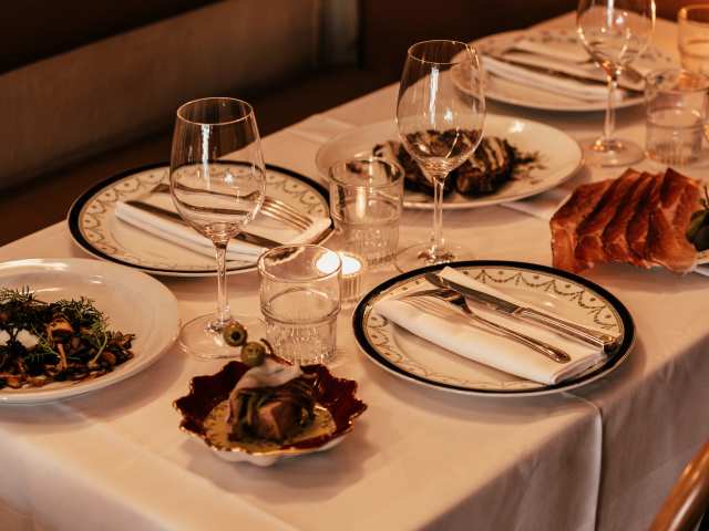 51 Cave à Manger by Ken's