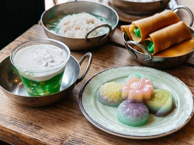 Khao Nom - ร้านข้าวหนม by Kate Previte