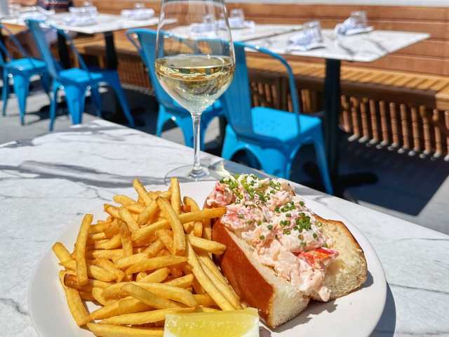 LITTLE WHALE OYSTER BAR by Jonathan Ulman