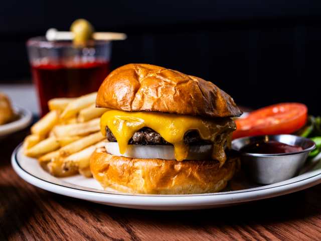 Murray's Tavern by Richard Casteel