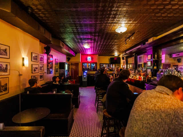 WXOU Bar by Alex Staniloff