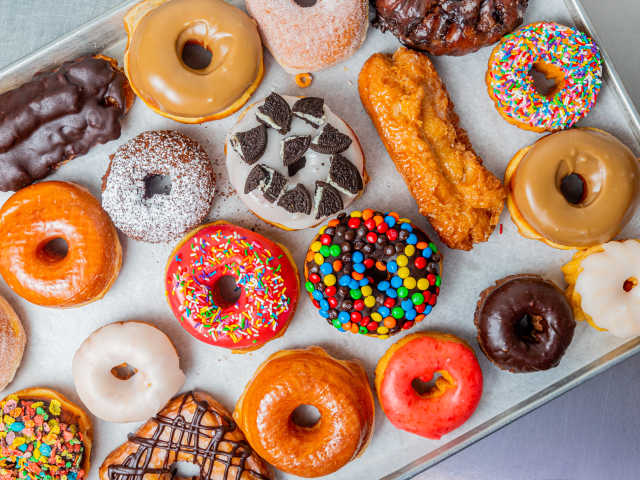 Randy’s Donuts by Taylor Bescobey