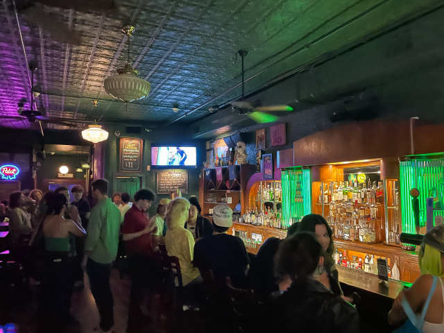 Schubas Tavern by Derrick Koch