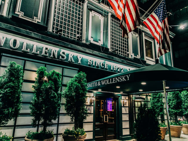 Smith & Wollensky by Henry Hargreaves