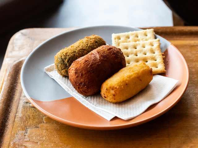 Tinta Y Cafe - Coral Gables by Cleveland Jennings / @eatthecanvasllc