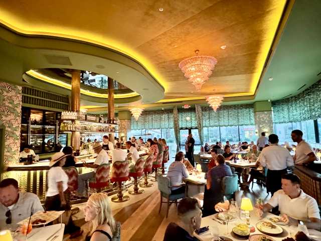 Bar Issi by Brant Cox