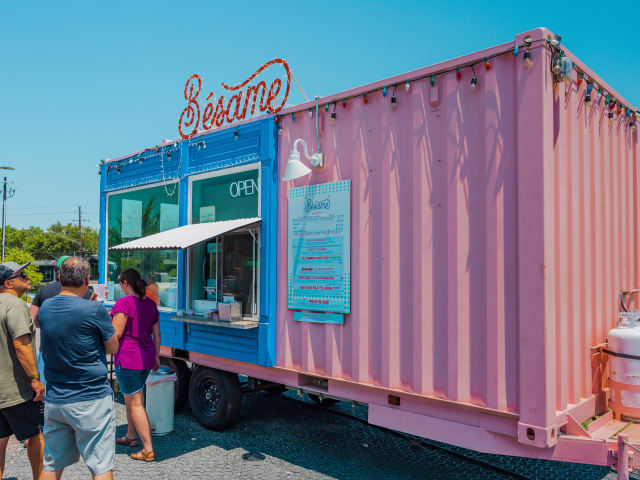 Bésame by Taylor Hannan