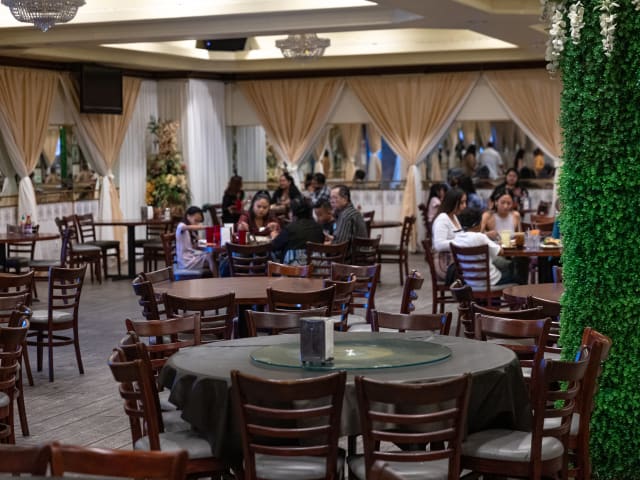 Hak Heang Restaurant by Matt Gendal