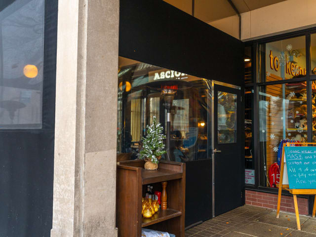 Ascione Bistro Hyde Park by Kim Kovacik
