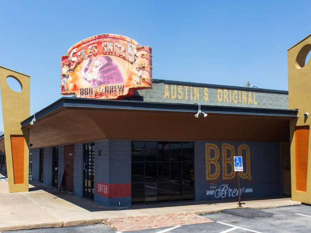 Stiles Switch BBQ by Raphael Brion