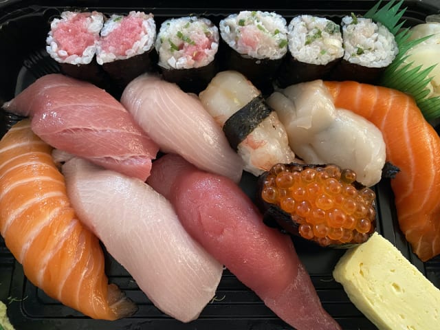 Tomo21 Sushi by Kenny Yang