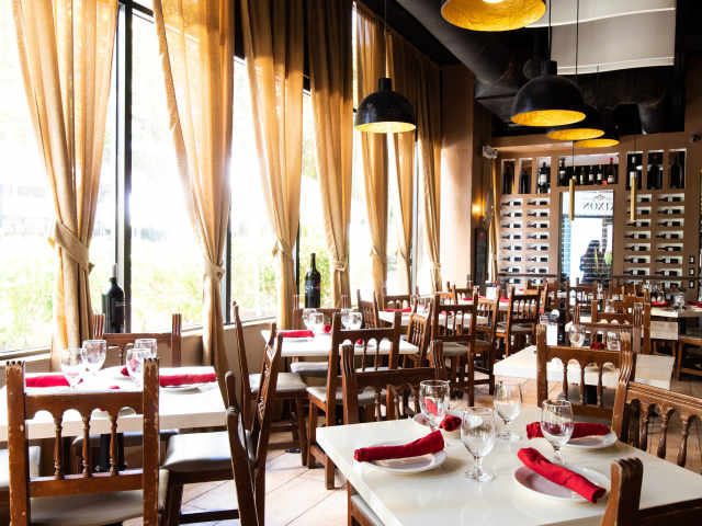 Xixón Spanish Restaurant by CLEVELAND JENNINGS / @EATTHECANVASLLC