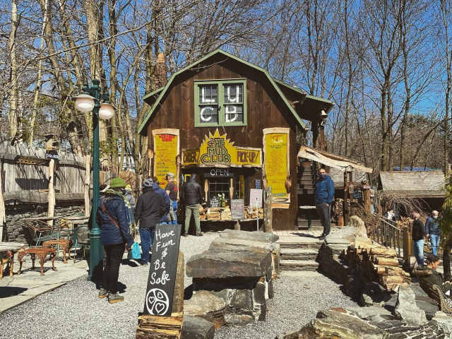 The Mud Club Woodstock by @TheInfatuation