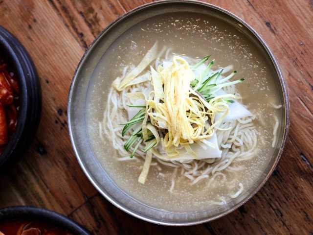 Hangari Kalguksu by @TheInfatuation