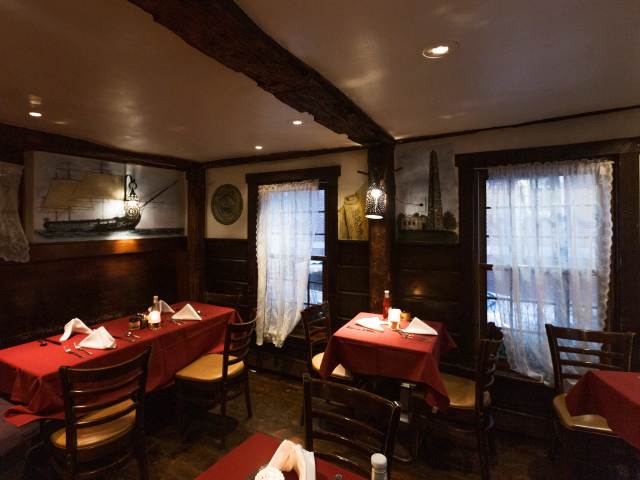 Warren Tavern by @TheInfatuation