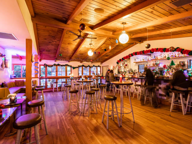 Bar Flores by Krystal Thompson