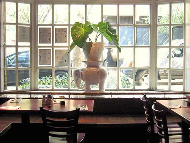 Elephant & Castle by Infatuation - Reviews