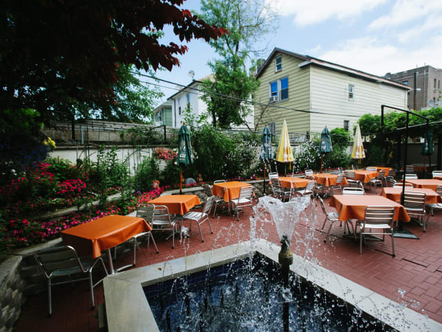 SriPraPhai by Ryan Muir