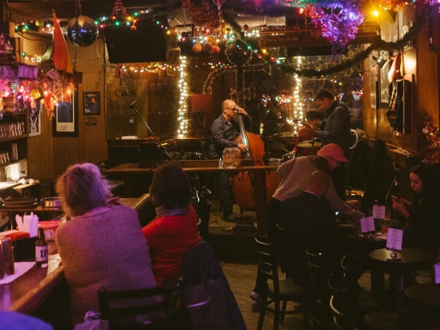 Arthur's Tavern by Infatuation - Reviews