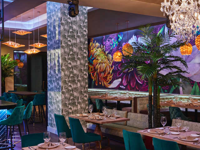 Kuba 8 Restaurant by Michael Pisarri