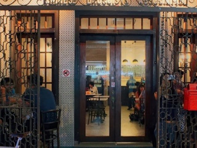 Druggists | Craft Beer Taproom Restaurant Singapore by infatuation.com