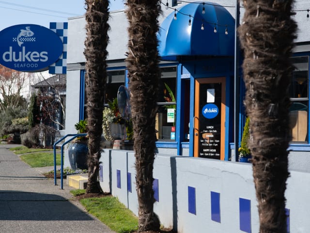 Duke's Seafood South Lake Union by Chona Kasinger