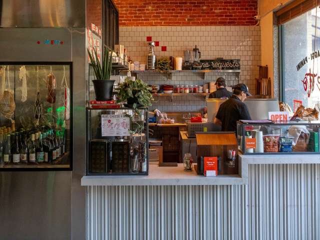 e stretto by Jakob Layman