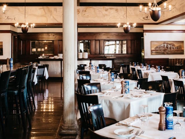 Hank's Seafood Restaurant by Lindsey Harris