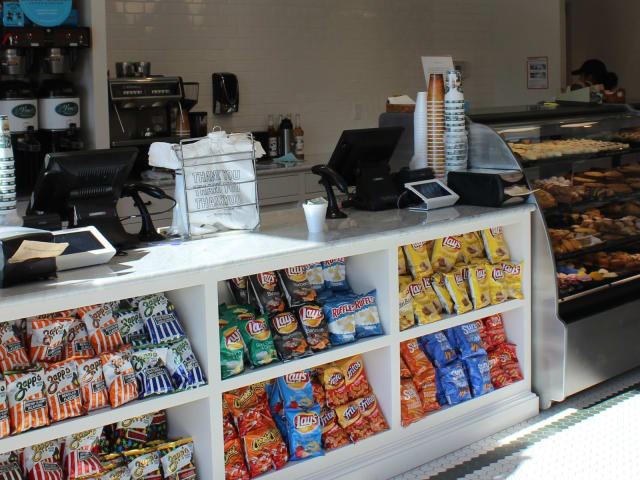 Henri's Bakery & Deli by Tuan Huynh