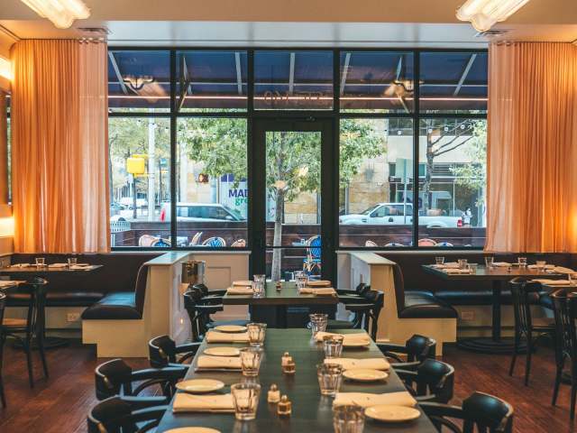 Le Politique by Roger Ho