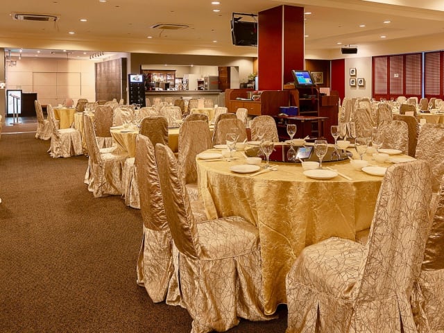 Roland's Restaurant by Mark Ong