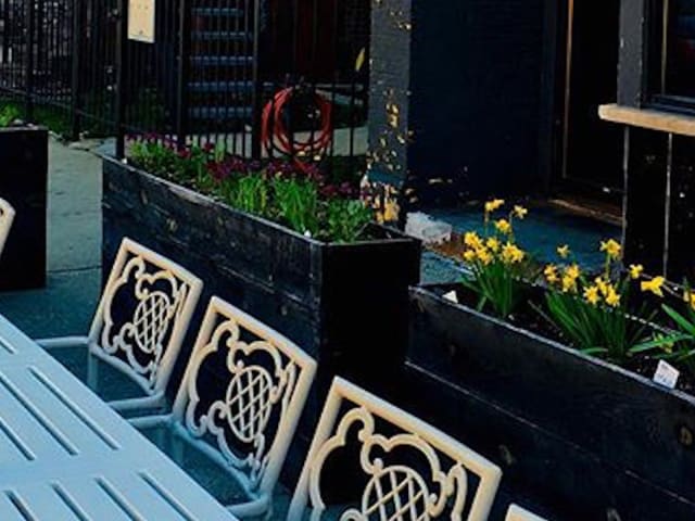 Rootstock Wine & Beer Bar by Infatuation - Reviews