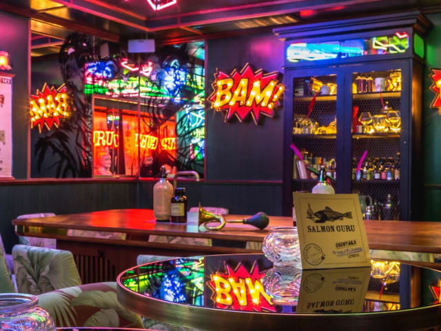 Salmon Guru - A CONTRACORRIENTE by infatuation.com