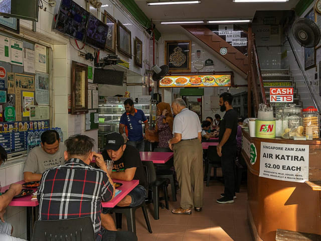 Singapore Zam Zam Restaurant by Mark Ong