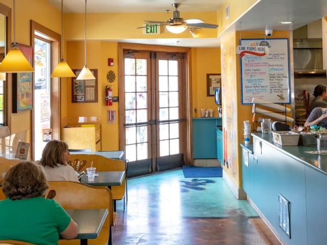 Splash Café by Jakob Layman