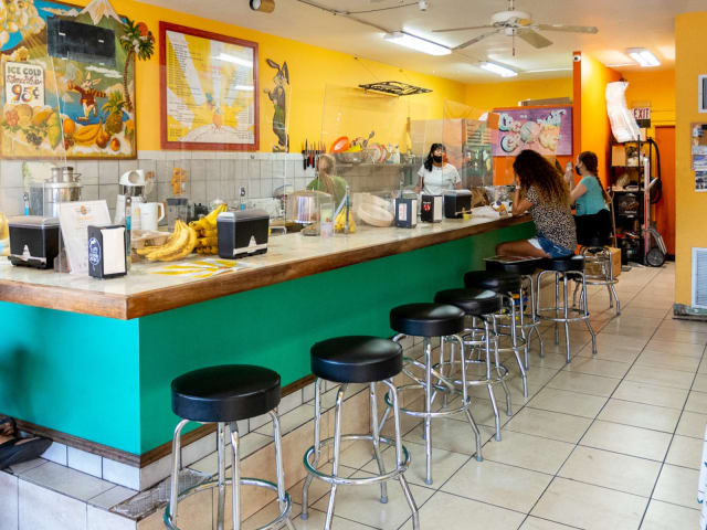 The Last Carrot - smoothies, fresh juices, healthy fare, vegetarian friendly by Tasty Planet