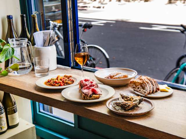 107 Wine Bar by Aleksandra Boruch