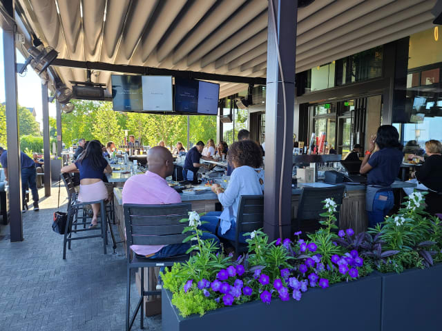 Zoewee's by LeadingDC