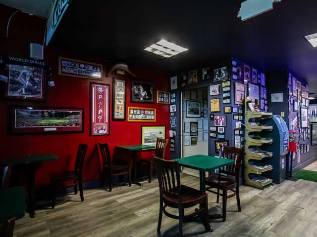 A Little Bit of Philly by CLEVELAND JENNINGS / @EATTHECANVASLLC