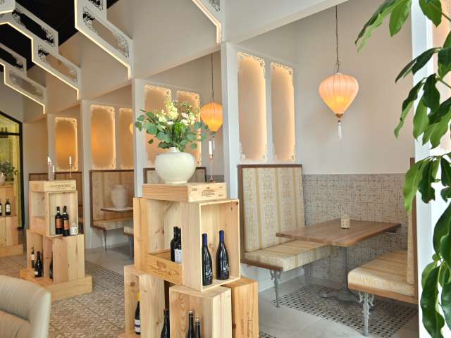 Annam Vietnamese Restaurant by Alex Montoya