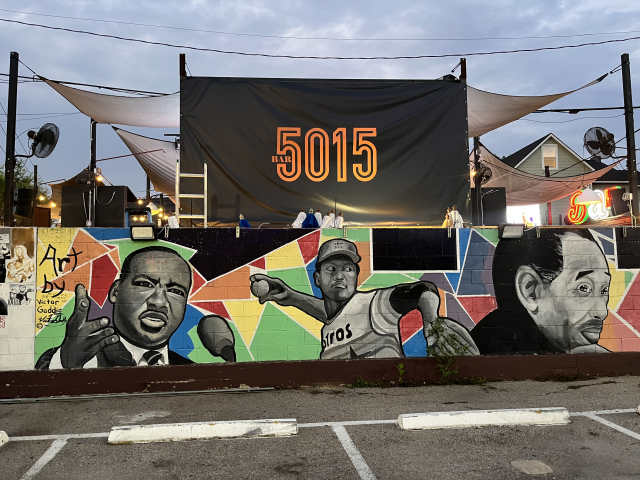 Bar 5015 by Gianni Greene