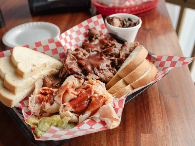 B.B.'s Lawnside BBQ by Jack Kapple