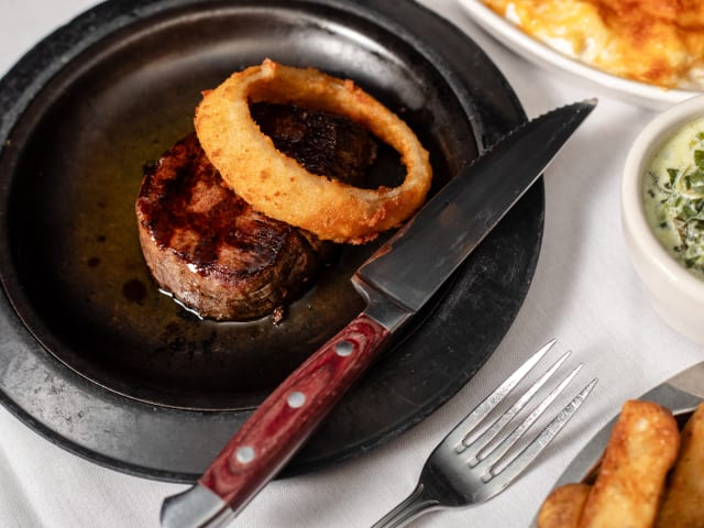 Beef 'N Bottle Steakhouse by Jonathan Cooper