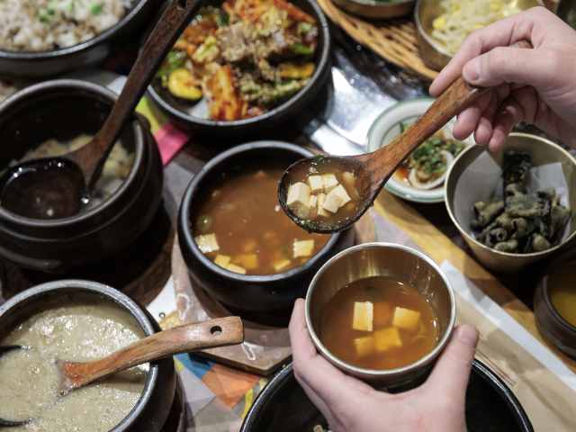 Borit Gogae by Matt Gendal