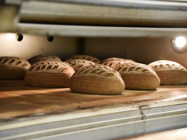 Modern Bread and Bagel by Breadblok