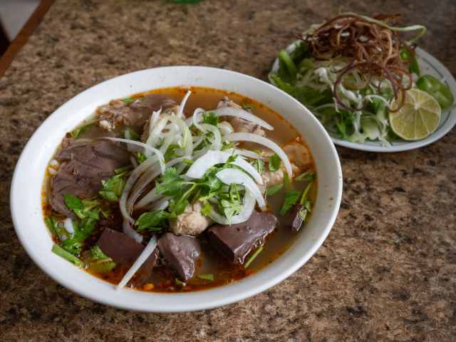 Hoang Lan Restaurant by Nate Watters