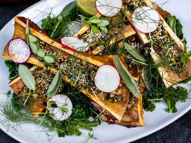 Comedor by Richard Casteel